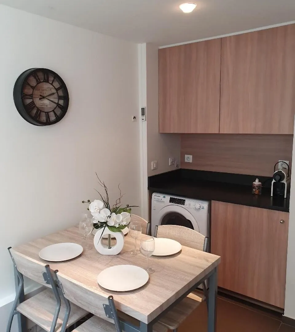 Apartment Mini Loft Daval Paris